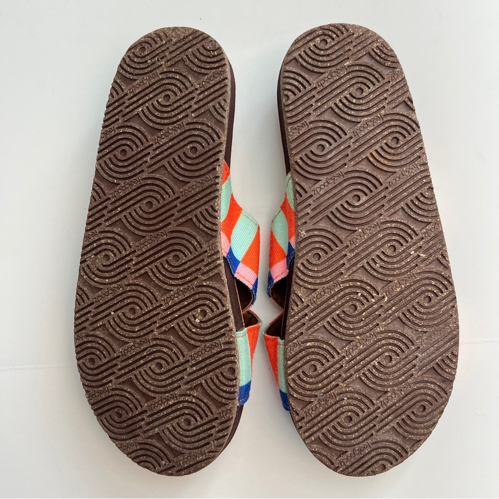 Feelgoodz Woven Zensole Sandal, Size 8 - Picture 2 of 4